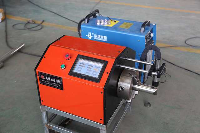 等離子切割機(jī)是借助等離子切割技術(shù)對(duì)金屬材料進(jìn)行加工的機(jī)械。